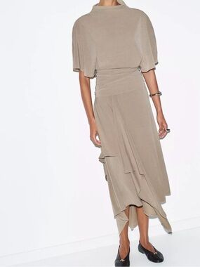 Flowy asymmetric Zara skirt